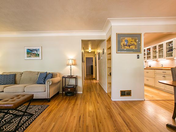 4th image of 448 Graceland Dr SE