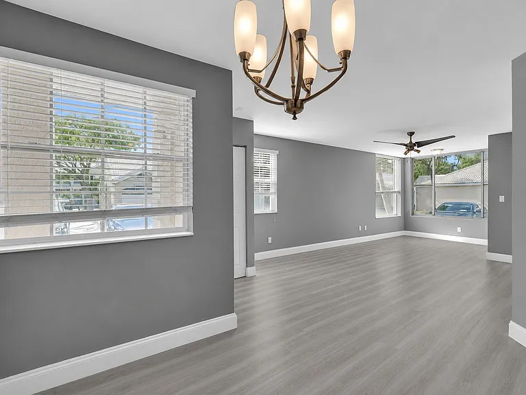 2871 N Oakland Forest Dr #112 — Photo 15