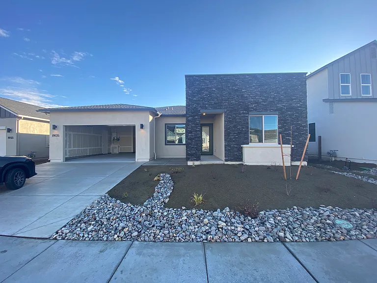 1905 Monitor Peak St — Photo 3