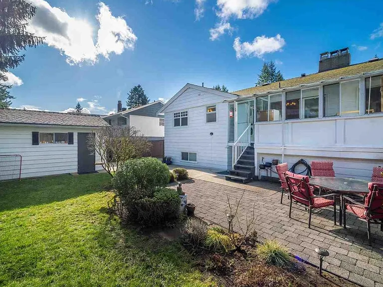 1090 Ruthina Ave — Photo 2