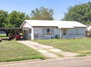 719 N 16th St, Memphis, TX 79245