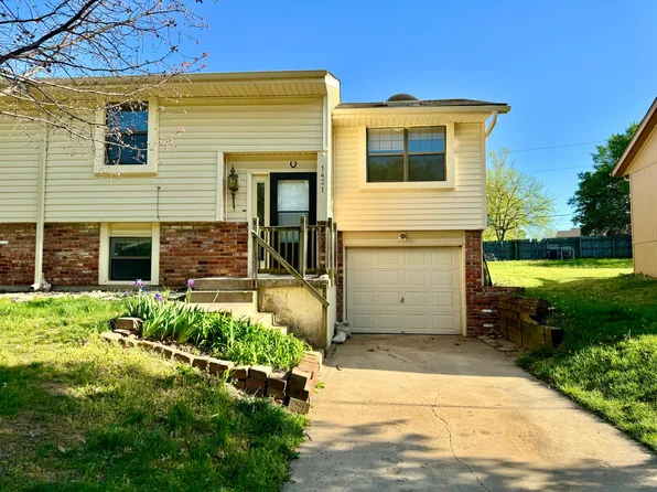 1431 E 123rd St, Olathe, KS 66061