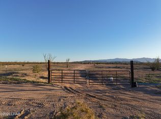 12 W Medio Dr, Yucca, AZ 86438