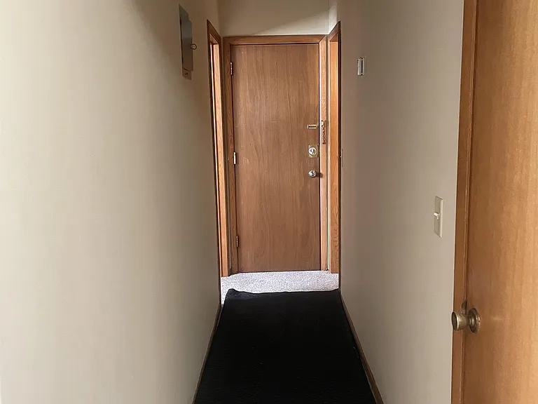 464 Pullman Ave — Photo 1