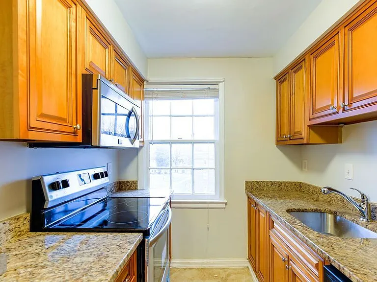 2103 Suitland Ter SE #201 — Photo 3