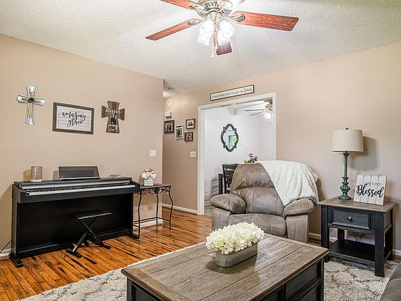 4th image of 5768 N Morgan Ln