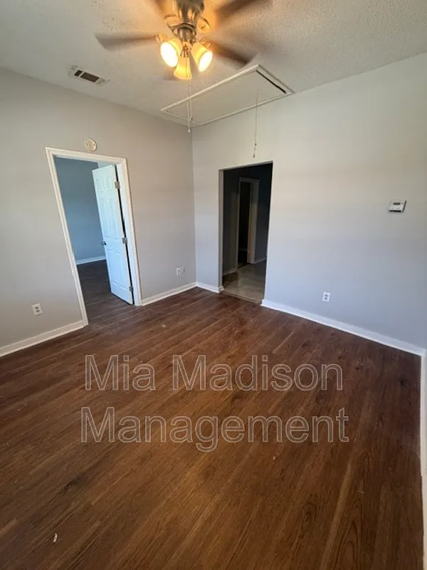 Building Photo - 1415 Richards St