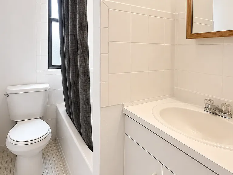 49 Kingston Ave #2L — Photo 6