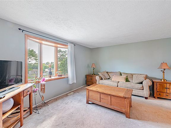 5th image of 2217 Lancelot Dr