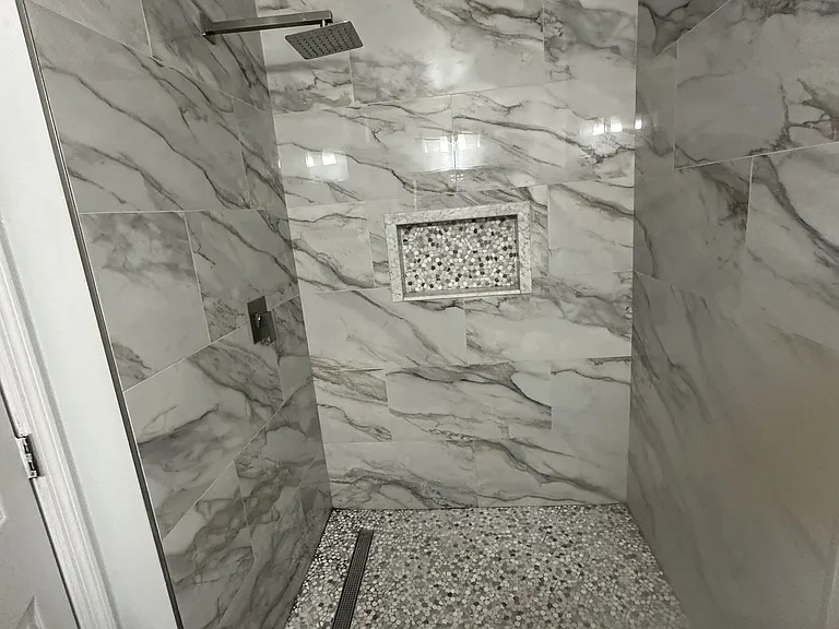 910 Derbyshire Dr — Photo 4