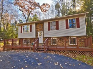 136 Jojo Rd, Bartonsville, PA 18321