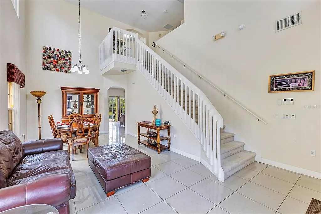 4 bed, 2.5 bath, 2448 sqft, $2,650 — Photo 3