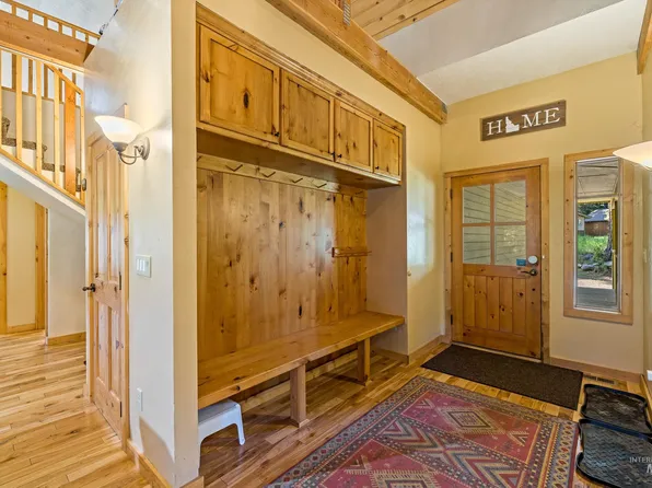 407 McGinnis St, McCall, ID 83638