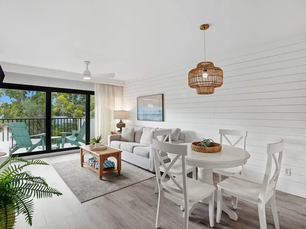 600 Neapolitan Way, Naples, FL