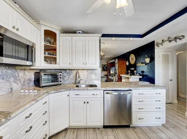 2615 NE 1st Court #204, Boynton Beach, FL 33435