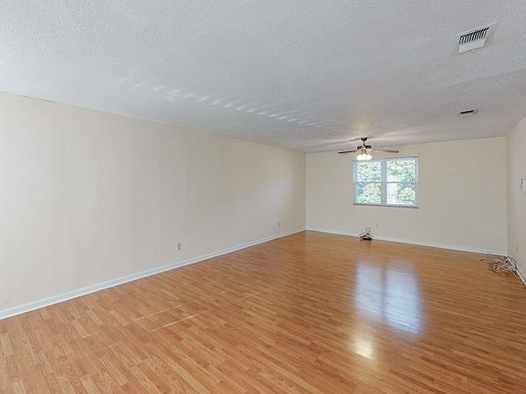 4th image of 353 Edisto Dr