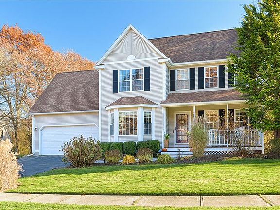 2nd image of 33 Bramblewood Ln
