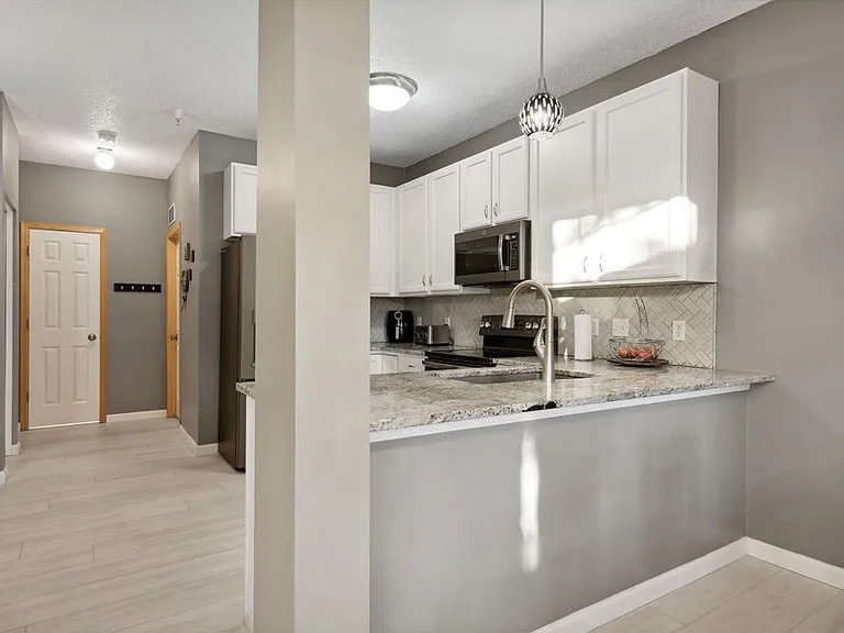 17610 Hackberry Ct — Photo 29