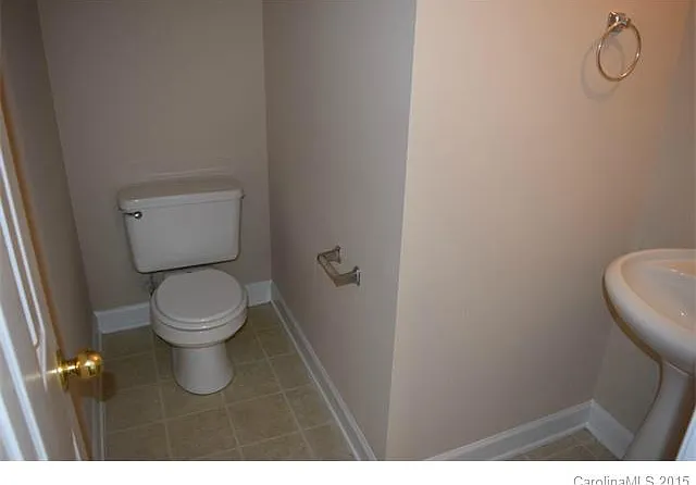 1405 Clooney Ln — Photo 9
