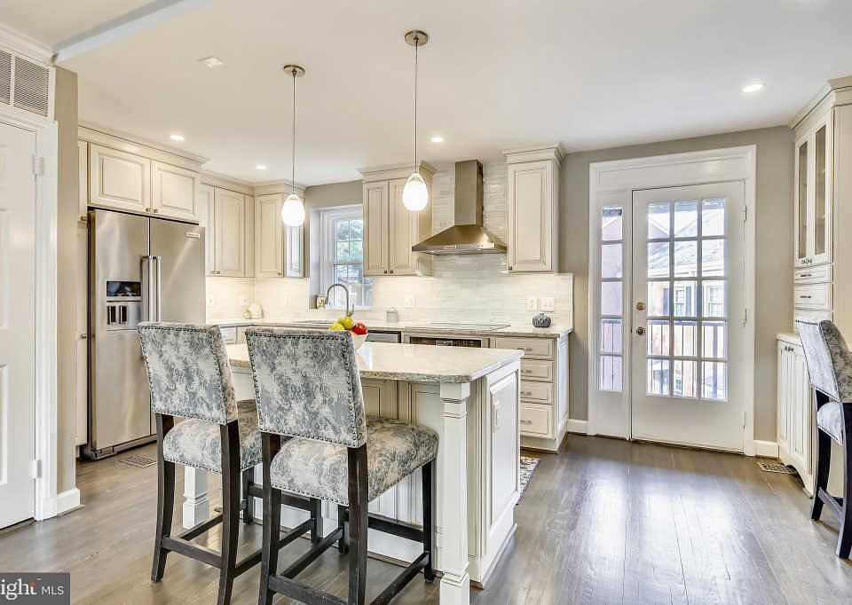 1st image of 2802 S Columbus St #3424