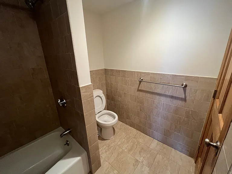 2344 Commonwealth Ave #13 — Photo 7
