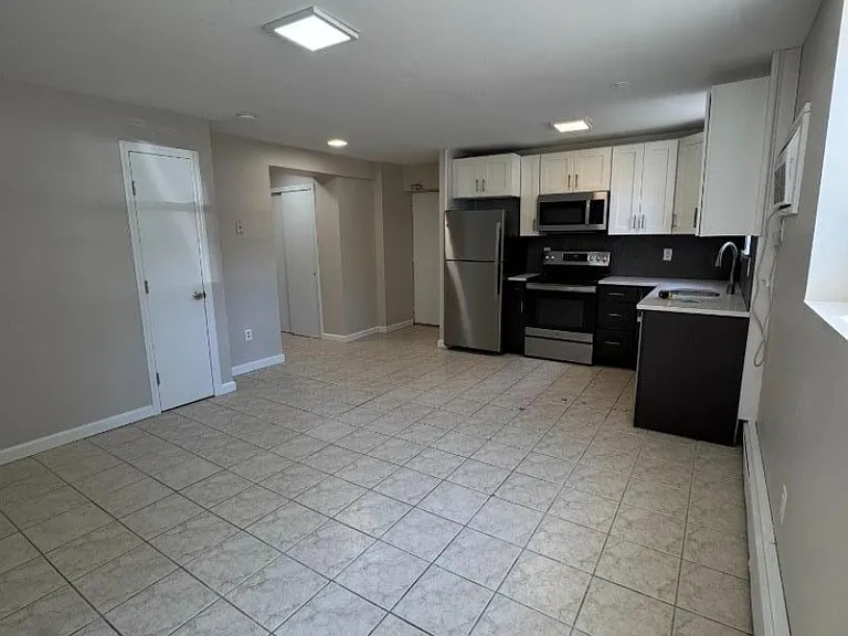 93 E Centre St #10C — Photo 7