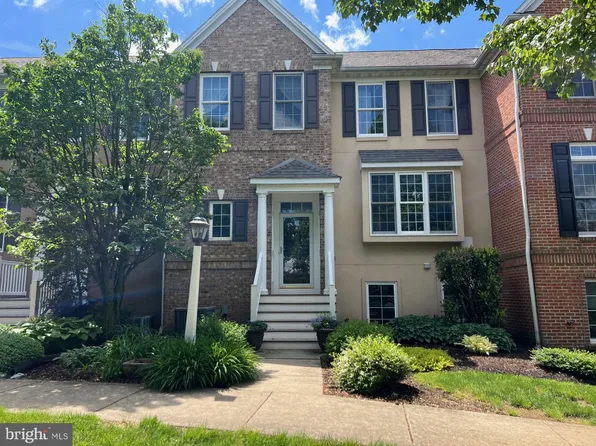 316 Great Lawn Cir, Lancaster, PA 17602