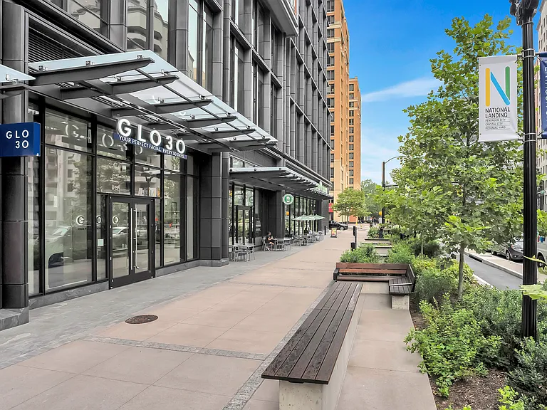 Crystal Plaza — Photo 92