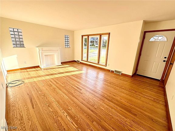 2nd image of 1303 Overlook Dr