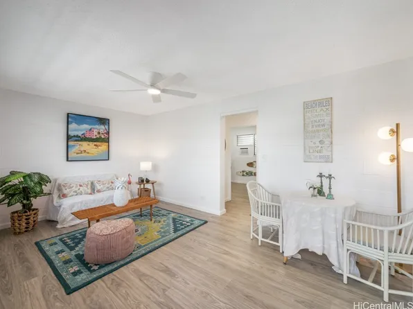 623 McNeill St APT 211, Honolulu, HI 96817