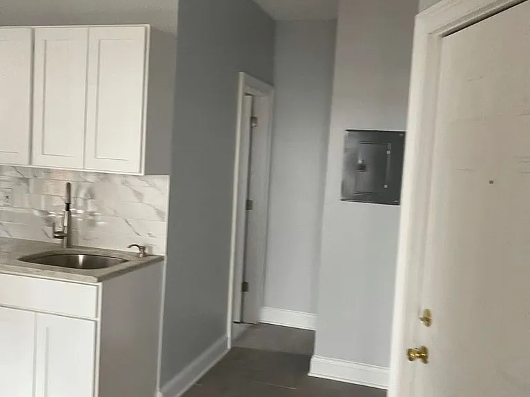 462-Abbington Apartments, LLC — Photo 8