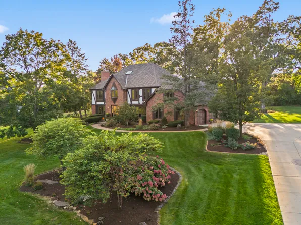 9 Equestrian Way, Lemont, IL 60439