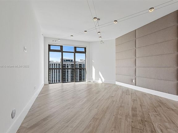 2nd image of 17301 Biscayne Blvd #L-9