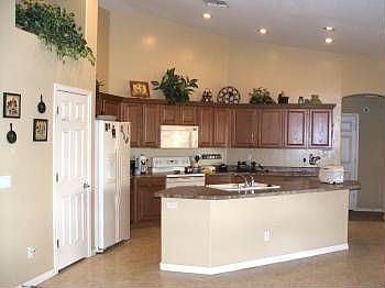 4th image of 3722 N Brindley Ave