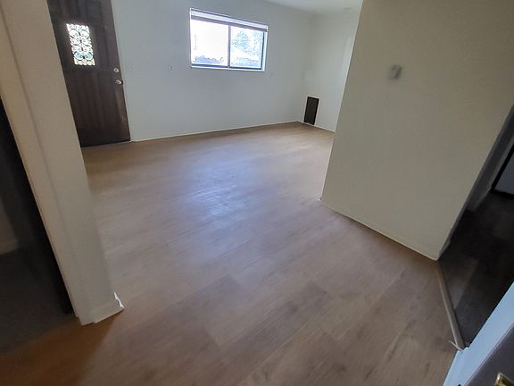 3rd image of 2717 W 27th St #F
