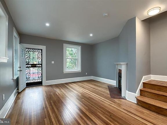 5th image of 216 W Hortter St