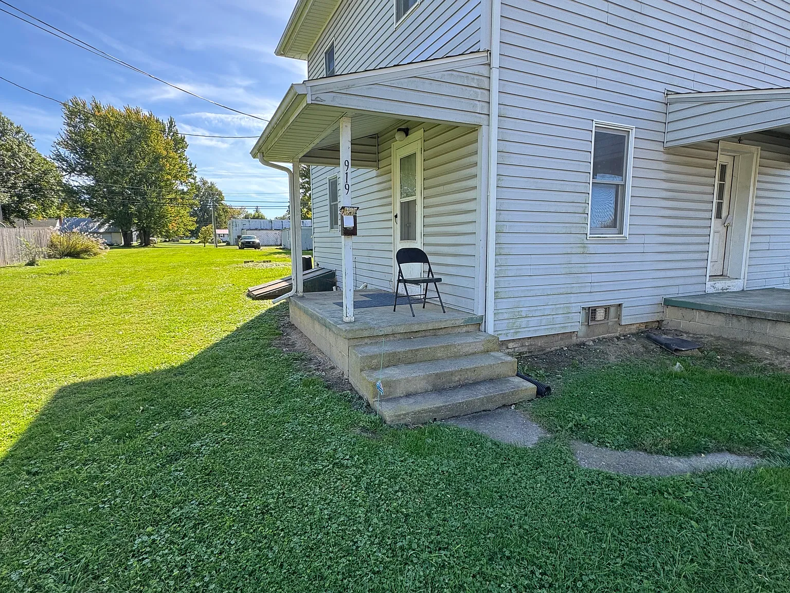 3 bed, $825 — Photo 2