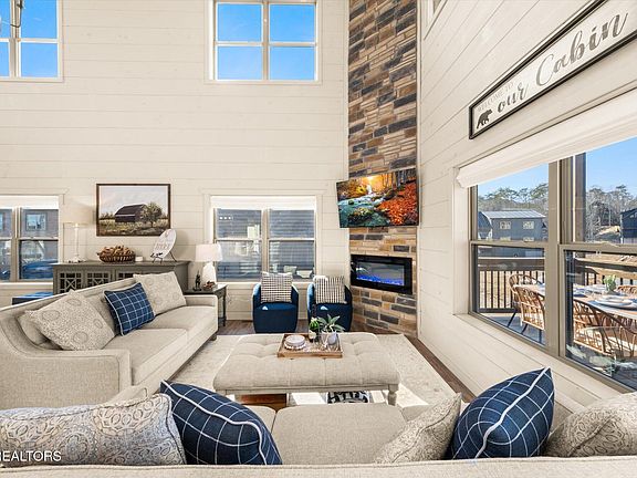 3rd image of 506 Warbonnet Way