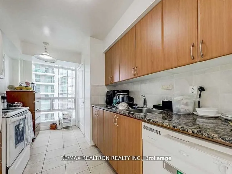 35 Bales Ave #1011 — Photo 6