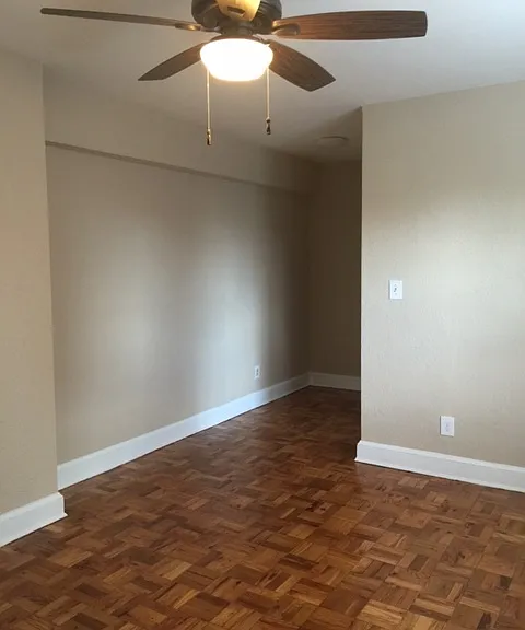 1916 R Street — Photo 1