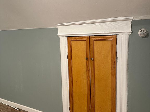 3rd image of 305 Woodside Ave