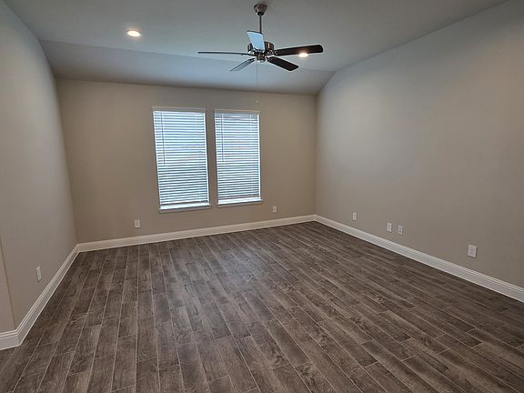 5th image of 2517 Goldfinch Dr