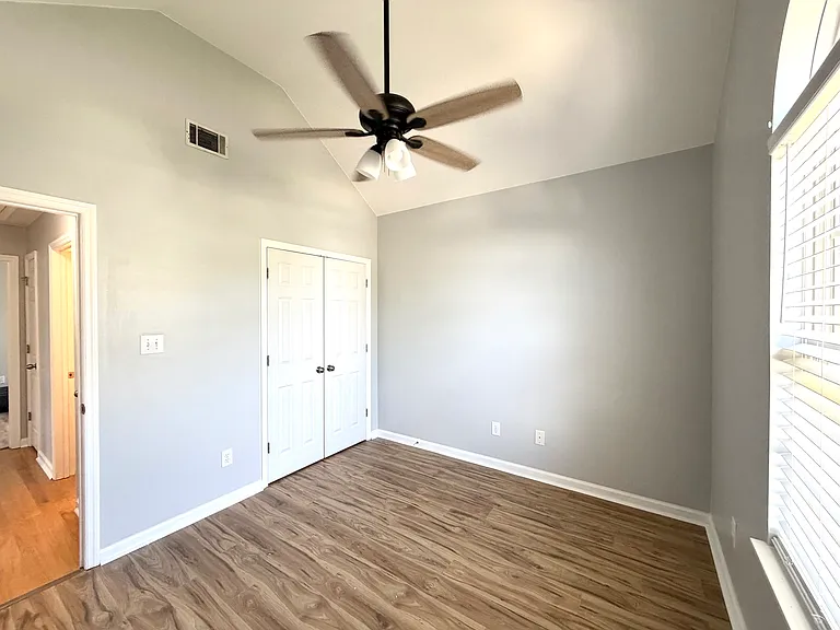 476 Connemara Trl — Photo 12
