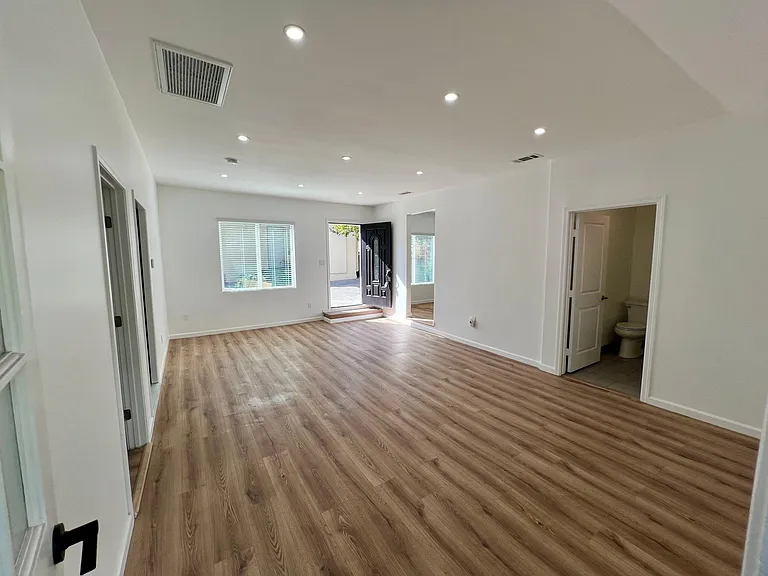 2044 Holly Dr #4 — Photo 14
