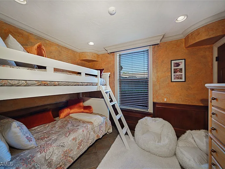 232 Bayshore Dr — Photo 23