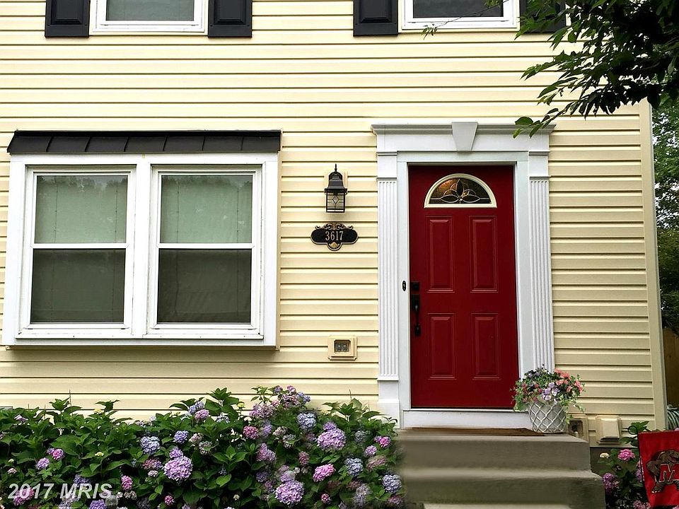 Totally renovated end unit townhome with new sidin