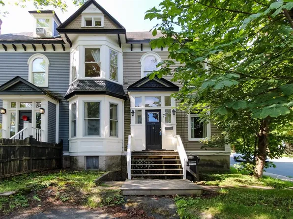 7 Topsail Road, St. John's, NL A1E2A6