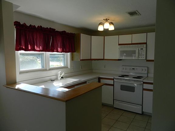 3rd image of 240 White Cliff Dr #0