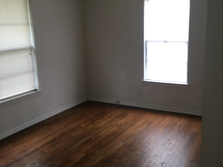 50 Mundt St #B — Photo 6