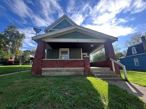 754 College Ave NE Photo 1